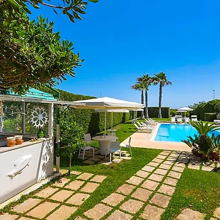 Punta Cassano - In Piscina Sulla Di Sabbia Aparthotel Melendugno