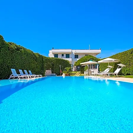 Punta Cassano - In Piscina Sulla Di Sabbia Aparthotel